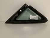Fenêtre triangulaire avant / vitre
