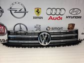 Grille calandre supérieure de pare-chocs avant