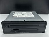 Radio / CD-Player / DVD-Player / Navigation