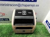 Rejilla de ventilación central del panel