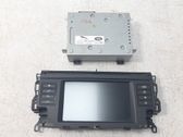 Radio / CD-Player / DVD-Player / Navigation