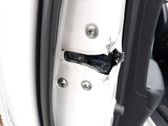 Cerradura de puerta delantera