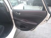 Cerradura de puerta trasera