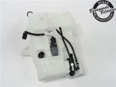 Windshield washer fluid reservoir/tank