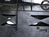 Moldura inferior de faro delantero/faro principal