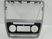 Verkleidung Radio / Navigation