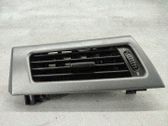 Rejilla de ventilación central del panel