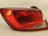 Tailgate rear/tail lights