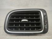 Grille d'aération centrale