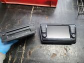Radio / CD-Player / DVD-Player / Navigation