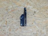 Engine bonnet/hood hinges