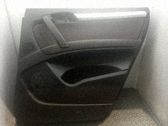 Moldura del tarjetero de la puerta trasera