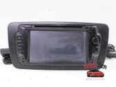 Radio / CD-Player / DVD-Player / Navigation