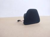 Altavoz de alta frecuencia en la puerta delantera