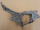 Engine mounting bracket