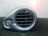 Grille d'aération centrale