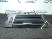 Rejilla de ventilación central del panel