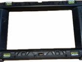 Moldura de la unidad delantera de radio/GPS