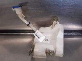 Windshield washer fluid reservoir/tank