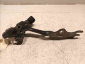 Engine bonnet/hood hinges