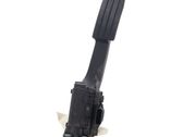 Accelerator throttle pedal