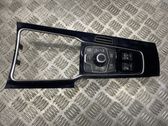 Head unit multimedia control