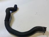 Tuyau de liquide de refroidissement moteur