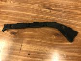 Rear bumper mounting bracket
