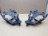 Headlight/headlamp mounting bracket