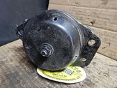 Engine mounting bracket