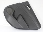 Moldura del tarjetero de la puerta trasera