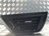 Grille d'aération centrale