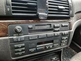 Radio/CD/DVD/GPS-pääyksikkö