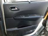 Moldura del tarjetero de la puerta trasera