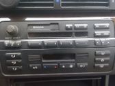 Radio / CD-Player / DVD-Player / Navigation