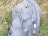 Front wheel arch liner splash guards