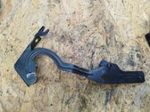 Engine bonnet/hood hinges