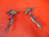 Engine bonnet/hood hinges