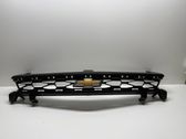 Grille calandre supérieure de pare-chocs avant