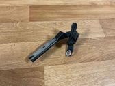Engine bonnet/hood hinges