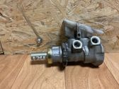 Master brake cylinder