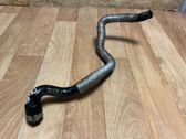 Tuyau de liquide de refroidissement moteur