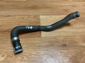 Tuyau de liquide de refroidissement moteur