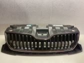 Front bumper upper radiator grill