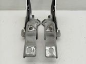 Engine bonnet/hood hinges