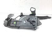 Engine bonnet/hood hinges