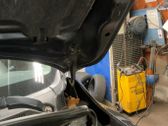 Scharnier Motorhaube