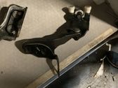Sliding door middle roller runner