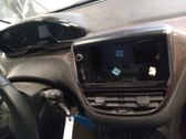 Moldura de la unidad delantera de radio/GPS