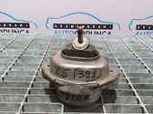 Engine mounting bracket